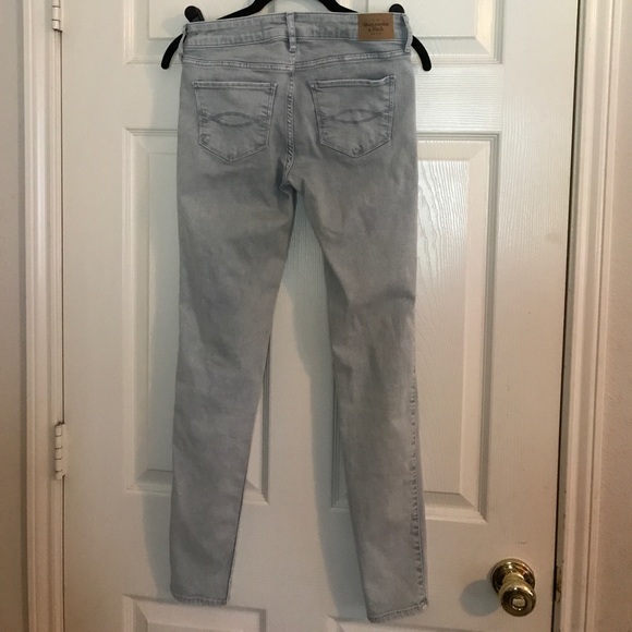 Abercrombie & Fitch Denim - Abercrombie & Fitch light colored blue jeans
